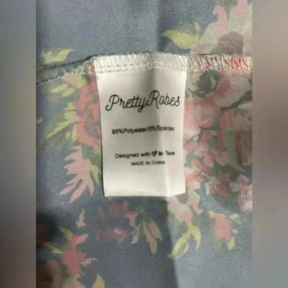 Floral Satin Robe. Brand: Pretty Robes. Size: S/M - Picture 9 of 12